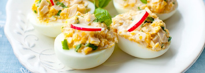 Jajka faszerowane szynką